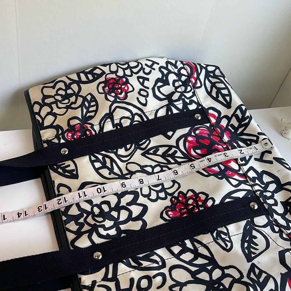 Coach Poppy Tote - Picture 16 of 17